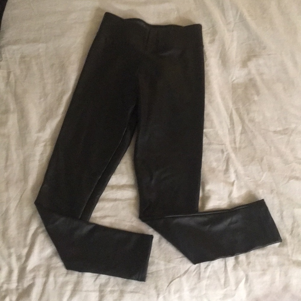 Stretch faux leather leggings